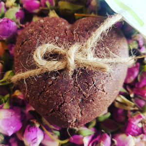 Shampoing solide cheveux secs Rose de Mgouna (100% naturel)